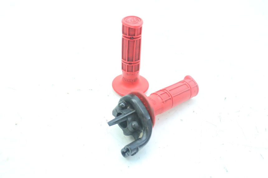 photo de THROTTLE GRIP HONDA CRF 250 (2010 - 2013) - Alternative perspective