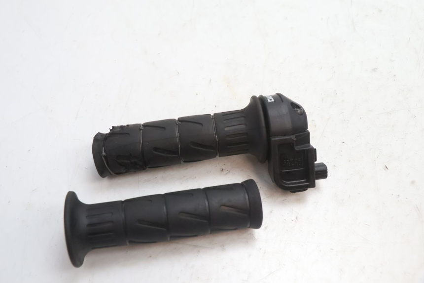 photo de THROTTLE GRIP HM HONDA DERAPAGE 50 (2007 - 2009) - Alternative perspective