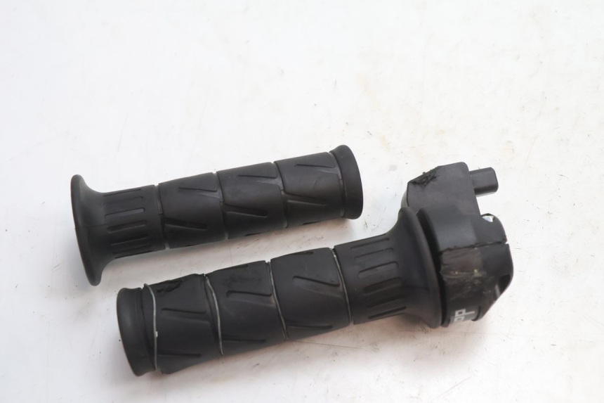 photo de THROTTLE GRIP HM HONDA DERAPAGE 50 (2007 - 2009) - Technical close-up