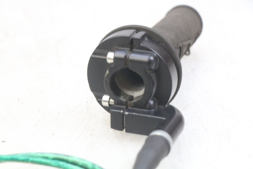 photo de THROTTLE GRIP APOLLO DIRT BIKE 125 (2010 - 2018) - Zoom on usage condition