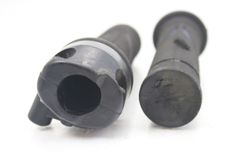 photo de THROTTLE GRIP XTRM FACTORY DIRTBIKE BSE 150 - Zoom on usage condition