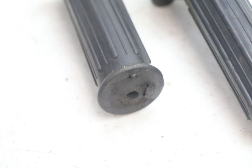 photo de THROTTLE GRIP SUZUKI DR S 600 (1985 - 1989) - Technical close-up