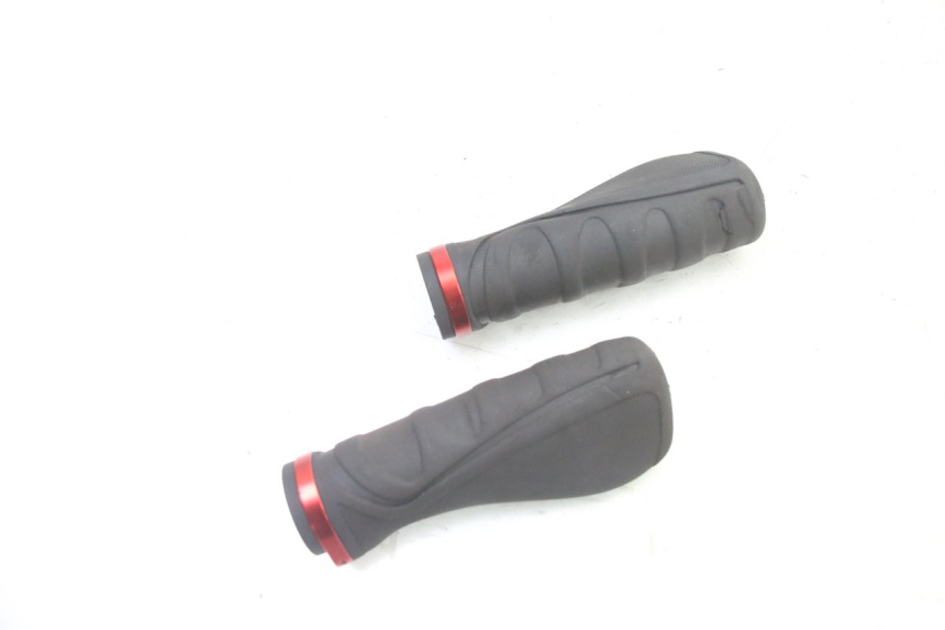 photo de THROTTLE GRIP URBANGLIDE E-CROSS PRO 1 - Zoom on usage condition