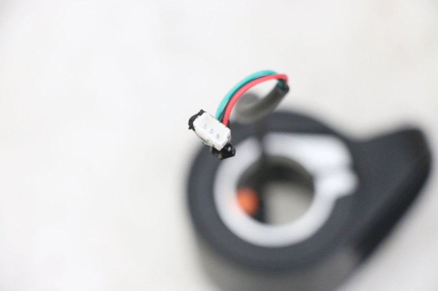 photo de THROTTLE GRIP SEGWAY NINEBOT E2 1 - Alternative perspective