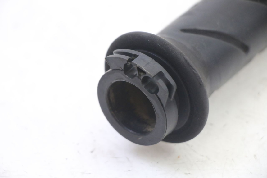 photo de THROTTLE GRIP PEUGEOT ELYSTAR 50 (2002 - 2014) - Component detail