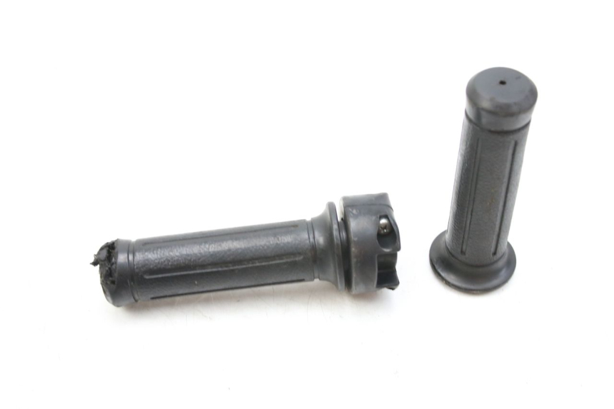photo de THROTTLE GRIP HONDA FES PANTHEON 125 (2003 - 2007) - Component detail