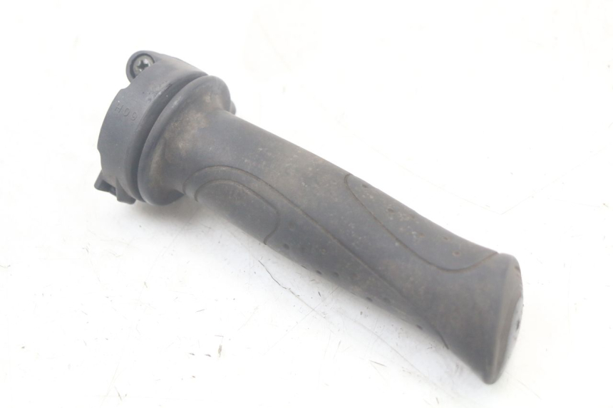 photo de THROTTLE GRIP SYM FIDDLE 2 50 (2008 - 2013) - Zoom on usage condition
