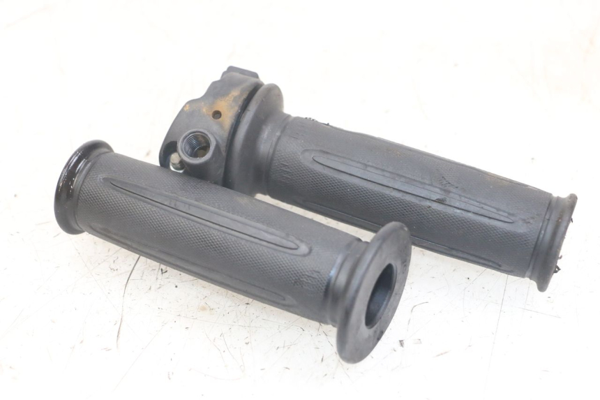 photo de THROTTLE GRIP SYM FIDDLE 3 III 125 (2014 - 2020) - Component detail