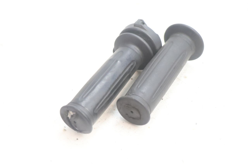 photo de THROTTLE GRIP SYM FIDDLE 3 III 50 (2014 - 2020) - Alternative perspective