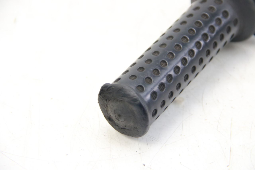 photo de THROTTLE GRIP PIAGGIO FLY 2T 50 (2004 - 2017) - Zoom on usage condition