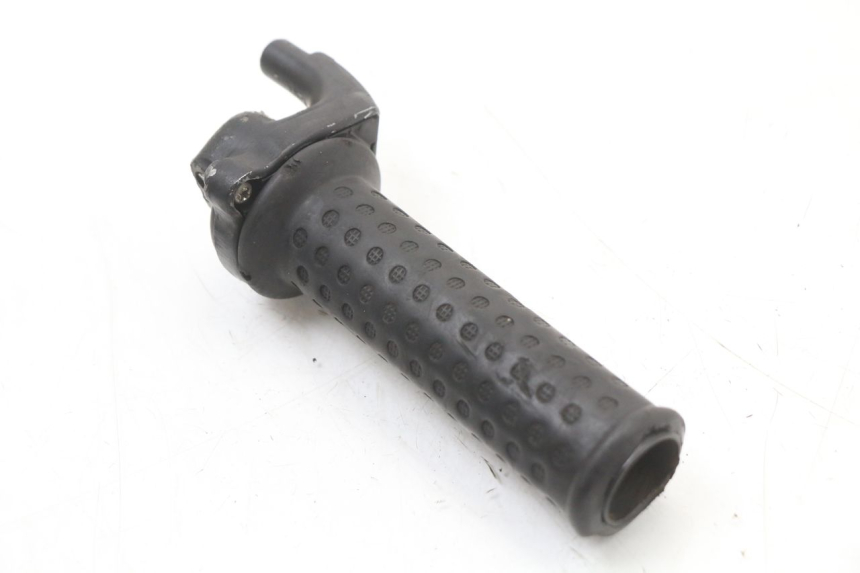 photo de THROTTLE GRIP PIAGGIO FLY 2T 50 (2004 - 2017) - Zoom on usage condition