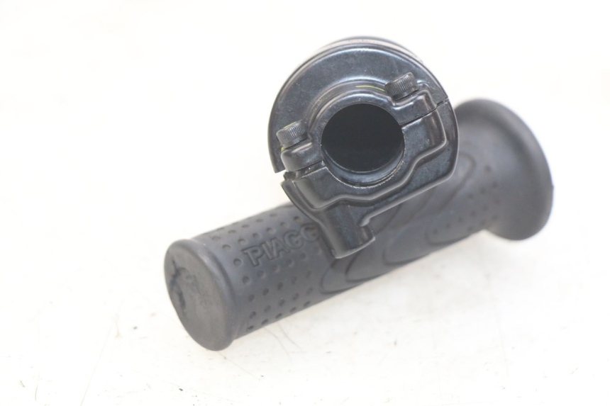 photo de THROTTLE GRIP PIAGGIO FLY 4T 50 (2013 - 2017) - Component detail