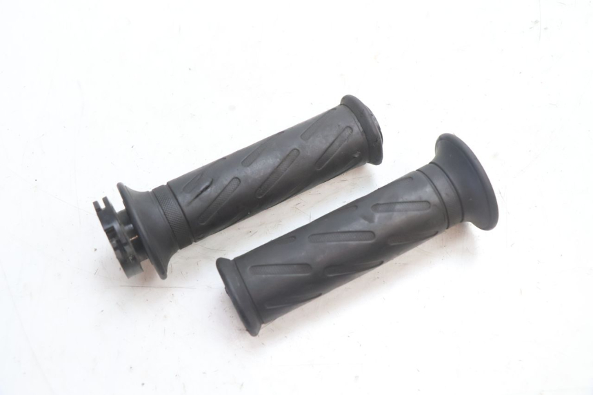 photo de THROTTLE GRIP SUZUKI GSR 600 (2005 - 2012) - Main view