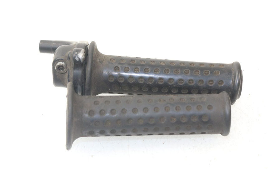 photo de THROTTLE GRIP PIAGGIO HEXAGON LX4 125 (1998 - 2001) - Zoom on usage condition