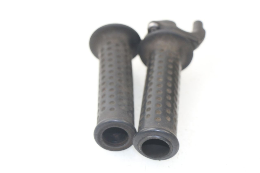 photo de THROTTLE GRIP PIAGGIO HEXAGON LX4 125 (1998 - 2001) - Alternative perspective