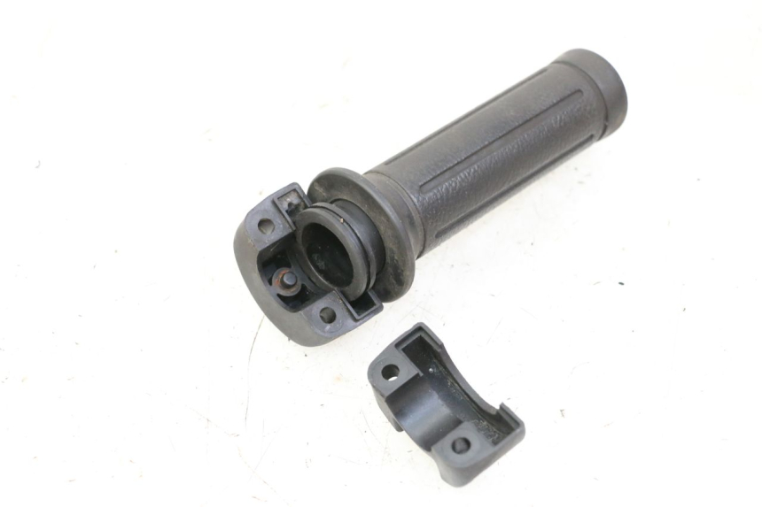 photo de THROTTLE GRIP HONDA PES PS I 125 (2006 - 2012) - Zoom on usage condition