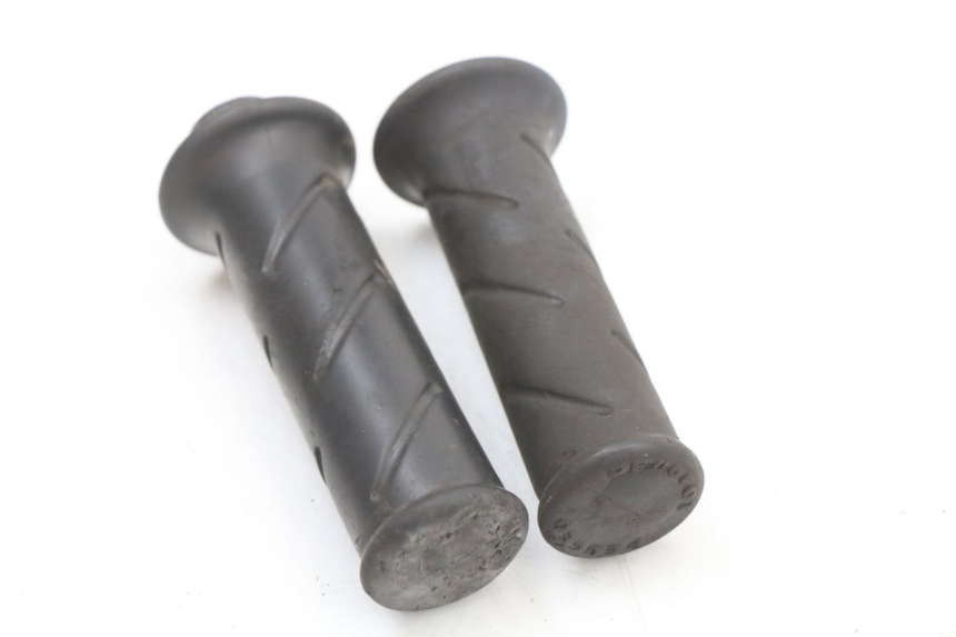 photo de THROTTLE GRIP PEUGEOT KISBEE 4T 50 (2018 - 2022) - Zoom on usage condition