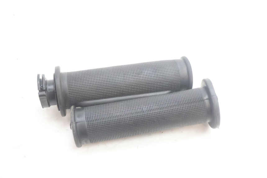photo de THROTTLE GRIP PEUGEOT KISBEE 4T 50 (2010 - 2017) - Main view