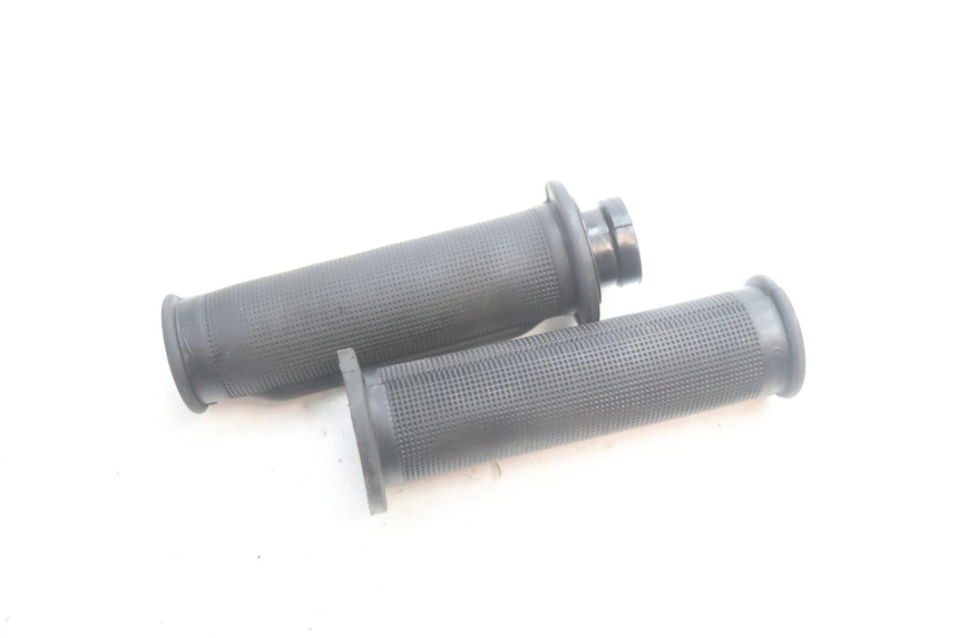 photo de THROTTLE GRIP PEUGEOT KISBEE 4T 50 (2010 - 2017) - Alternative perspective