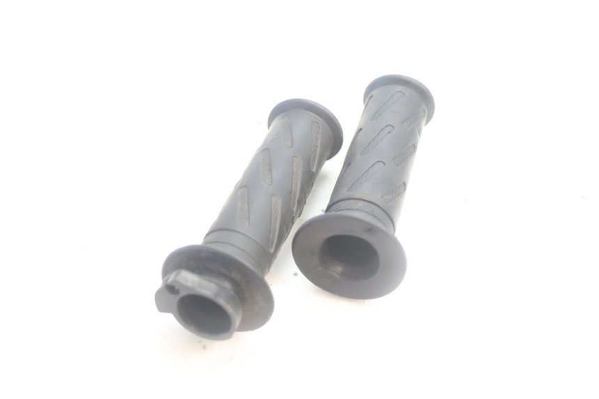 photo de THROTTLE GRIP PEUGEOT KISBEE 4T 50 (2018 - 2022) - Component detail