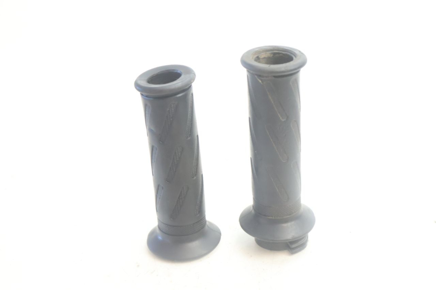 photo de THROTTLE GRIP PEUGEOT KISBEE 4T 50 (2018 - 2022) - Technical close-up