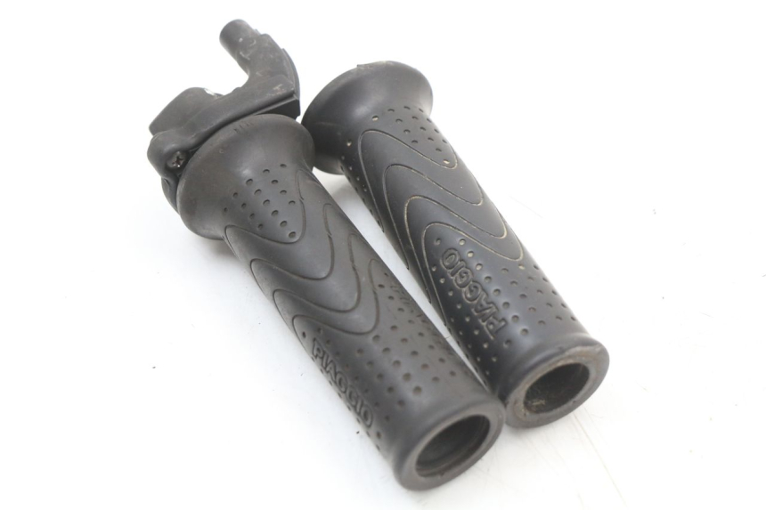 photo de THROTTLE GRIP PIAGGIO LIBERTY 4T 50 (2018 - 2021) - Component detail