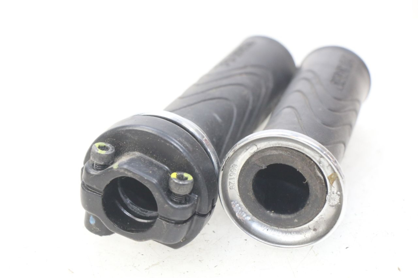 photo de THROTTLE GRIP PIAGGIO LIBERTY IGET 4T 50 (2015 - 2020) - Component detail
