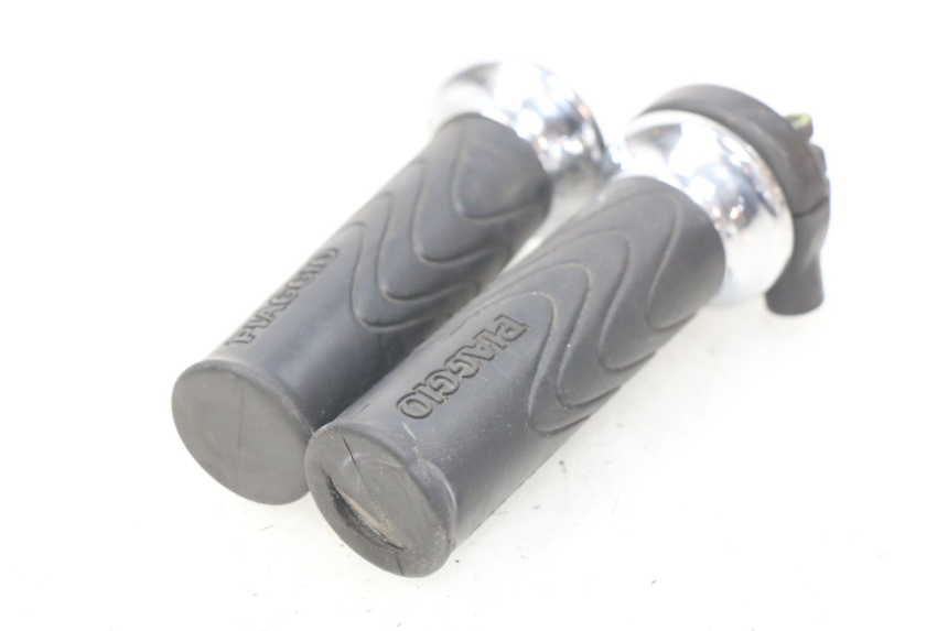 photo de THROTTLE GRIP PIAGGIO LIBERTY IGET 4T 50 (2015 - 2020) - Alternative perspective