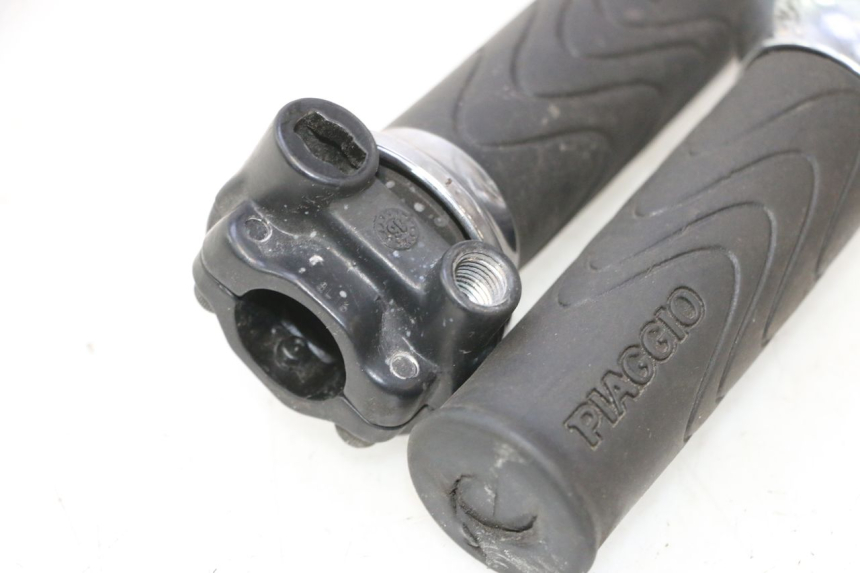 photo de THROTTLE GRIP PIAGGIO LIBERTY IGET 4T 50 (2015 - 2020) - Technical close-up