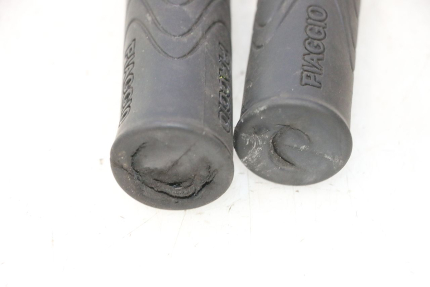 photo de THROTTLE GRIP PIAGGIO LIBERTY IGET 4T 50 (2015 - 2020) - Fixing points details