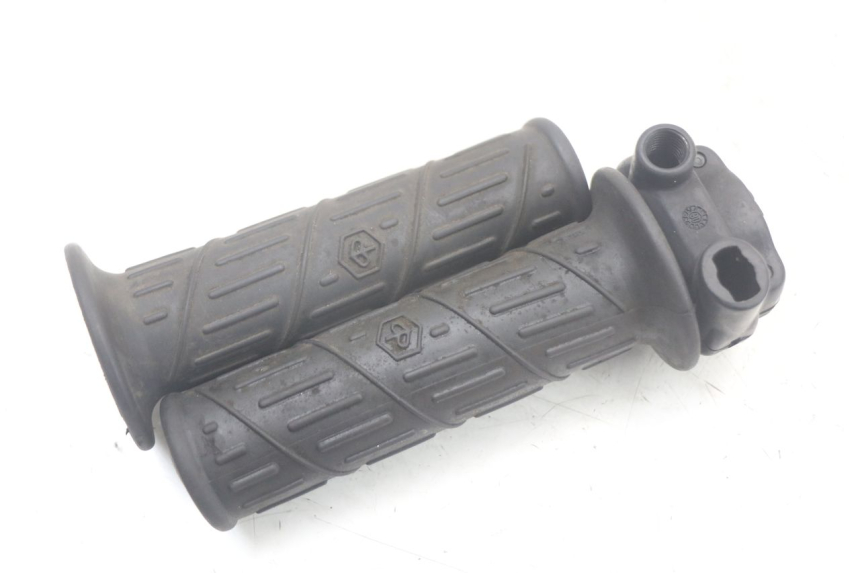 photo de THROTTLE GRIP PIAGGIO LIBERTY 125 (2009 - 2013) - Technical close-up