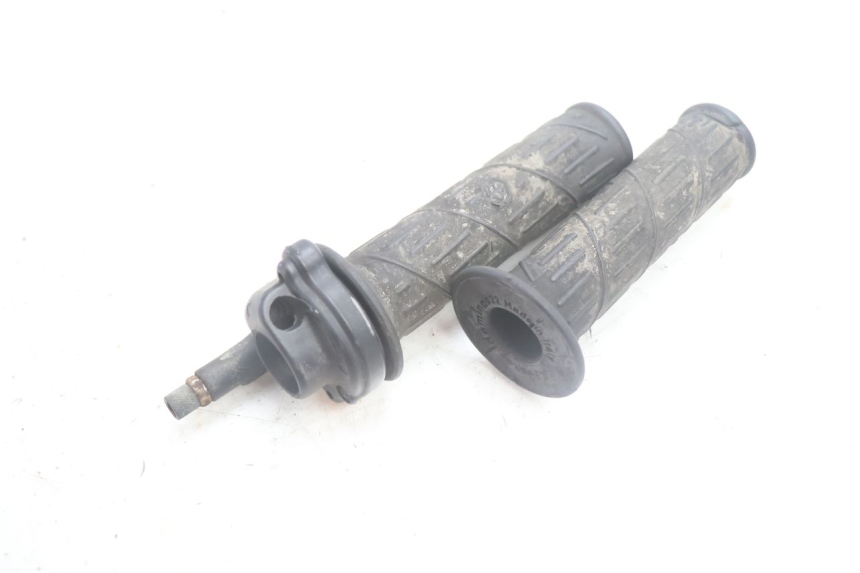 photo de THROTTLE GRIP PIAGGIO LIBERTY 50 (1998 - 2003) - Alternative perspective