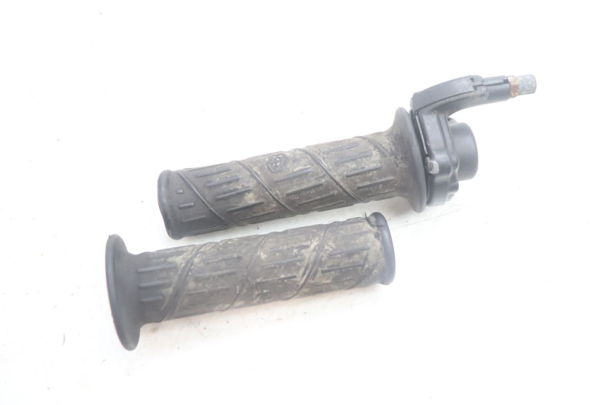 photo de THROTTLE GRIP PIAGGIO LIBERTY 50 (1998 - 2003) - Technical close-up