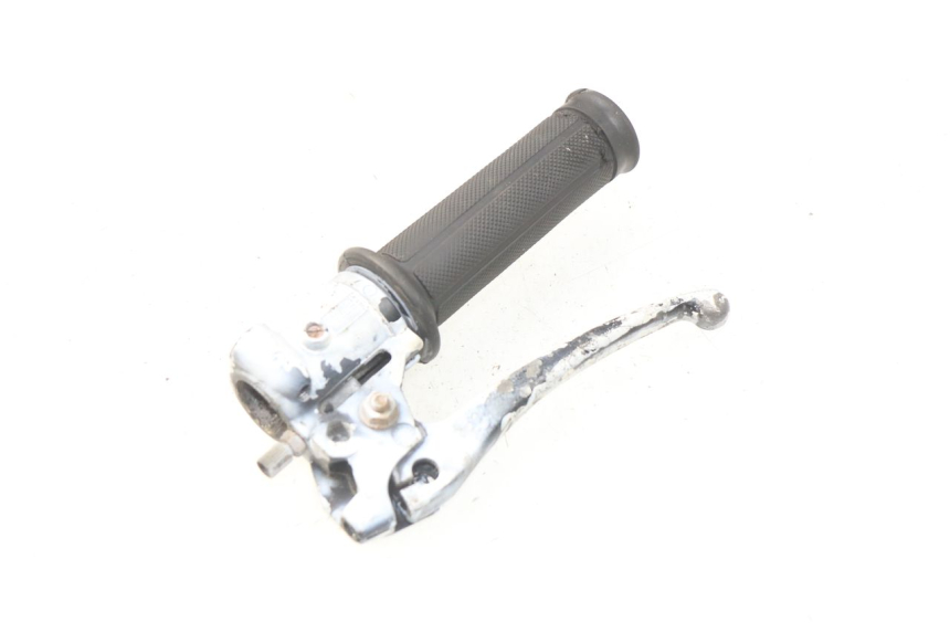 photo de THROTTLE GRIP PEUGEOT LUDIX 50 (2005 - 2007) - Zoom on usage condition