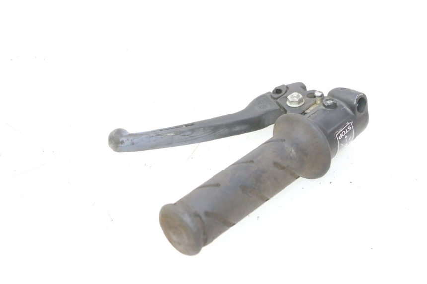 photo de THROTTLE GRIP PEUGEOT LUDIX ONE 14P 50 (2004 - 2013) - Zoom on usage condition