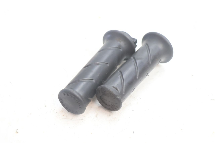 photo de THROTTLE GRIP PEUGEOT LUDIX PRO 2T 50 (2010 - 2017) - Alternative perspective