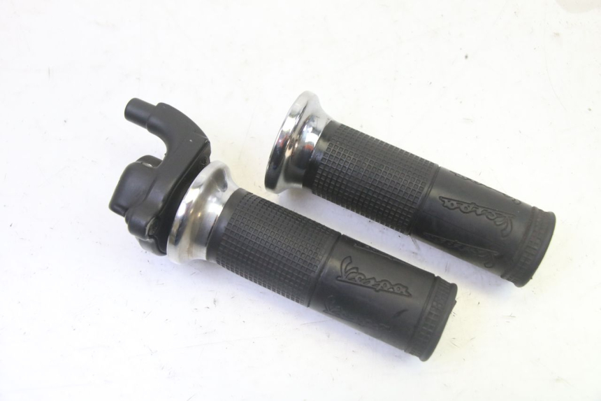 photo de THROTTLE GRIP PIAGGIO LXV 4T 50 (2009 - 2013) - Main view