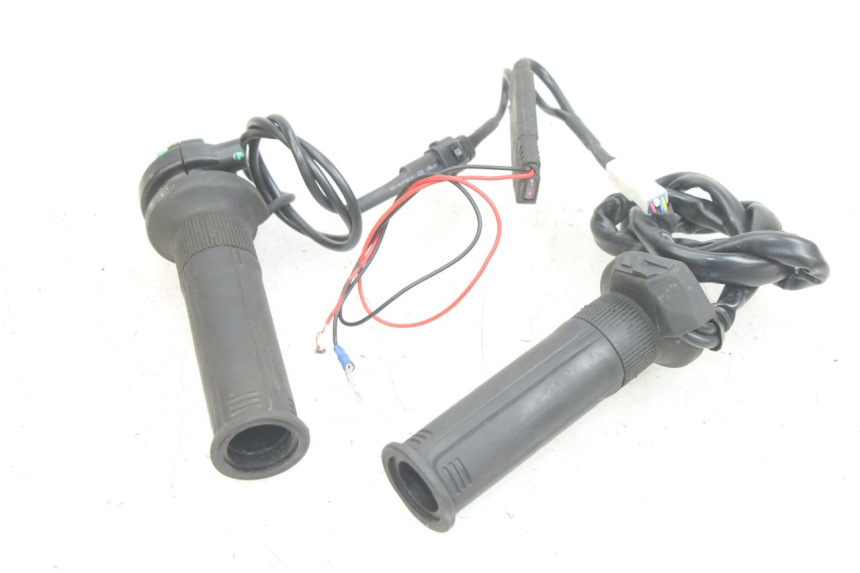 photo de THROTTLE GRIP PIAGGIO MEDLEY 125 (2016 - 2023) - Main view