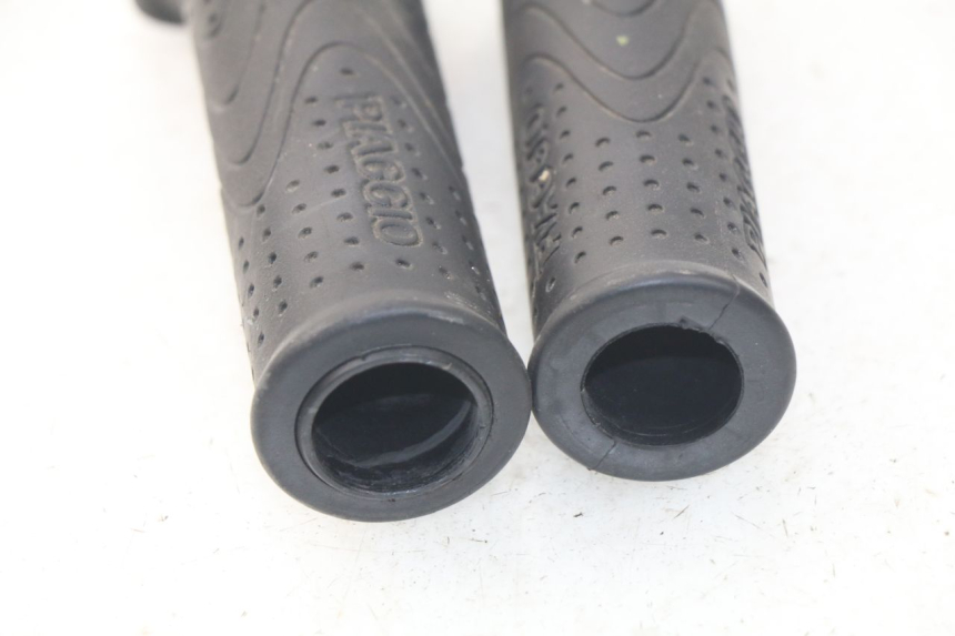photo de THROTTLE GRIP PIAGGIO MP3 HPE 500 (2019 - 2022) - Zoom on usage condition