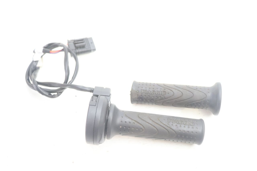 photo de THROTTLE GRIP PIAGGIO MP3 HPE 530 (2022 - 2026) - Main view