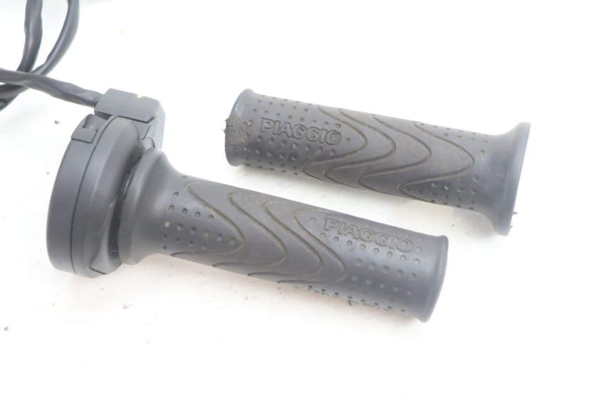 photo de THROTTLE GRIP PIAGGIO MP3 HPE 530 (2022 - 2026) - Component detail