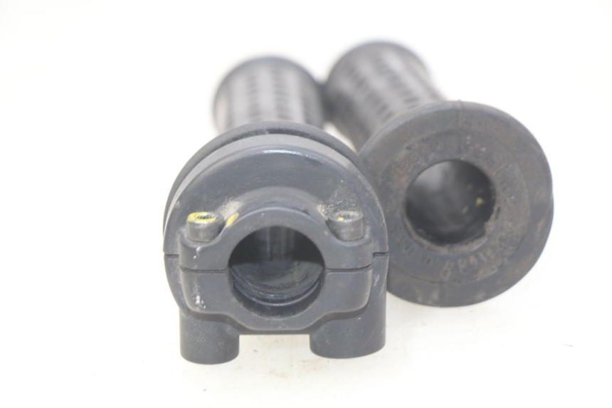 photo de THROTTLE GRIP PIAGGIO MP3 LT 400 (2007 - 2012) - Zoom on usage condition