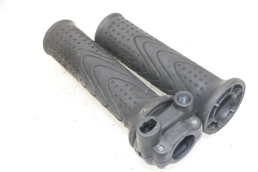 photo de THROTTLE GRIP PIAGGIO MP3 LT 300 (2010 - 2016) - Component detail