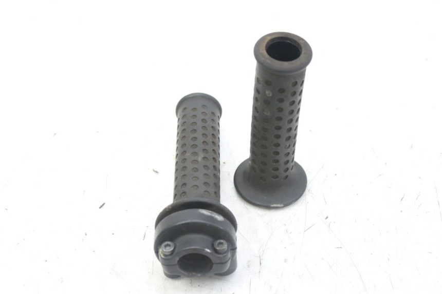 photo de THROTTLE GRIP PIAGGIO MP3 RL 250 (2006 - 2010) - Alternative perspective