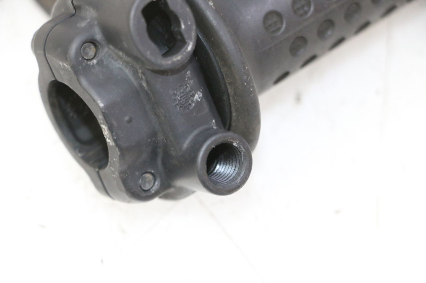 photo de THROTTLE GRIP PIAGGIO MP3 RL 250 (2006 - 2010) - Alternative perspective