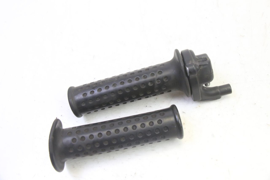 photo de THROTTLE GRIP PIAGGIO MP3 125 (2006 - 2014) - Alternative perspective