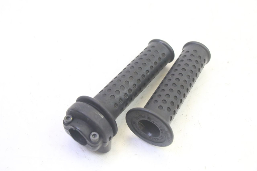 photo de THROTTLE GRIP PIAGGIO MP3 RL 250 (2006 - 2010) - Component detail