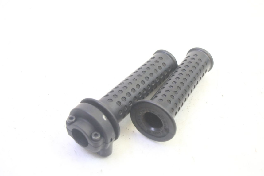 photo de THROTTLE GRIP PIAGGIO MP3 RL 250 (2006 - 2010) - Component detail