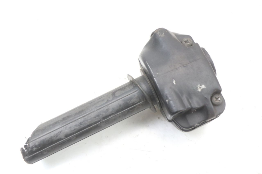 photo de THROTTLE GRIP RIEJU MRT 50 (2018 - 2021) - Zoom on usage condition