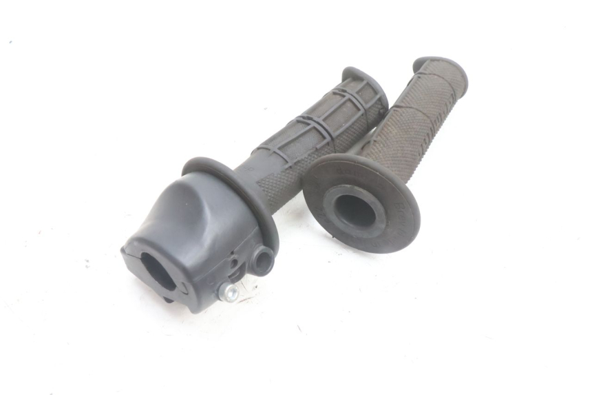 photo de THROTTLE GRIP RIEJU MRT PRO SUPERMOTARD 50 (2007 - 2018) - Component detail